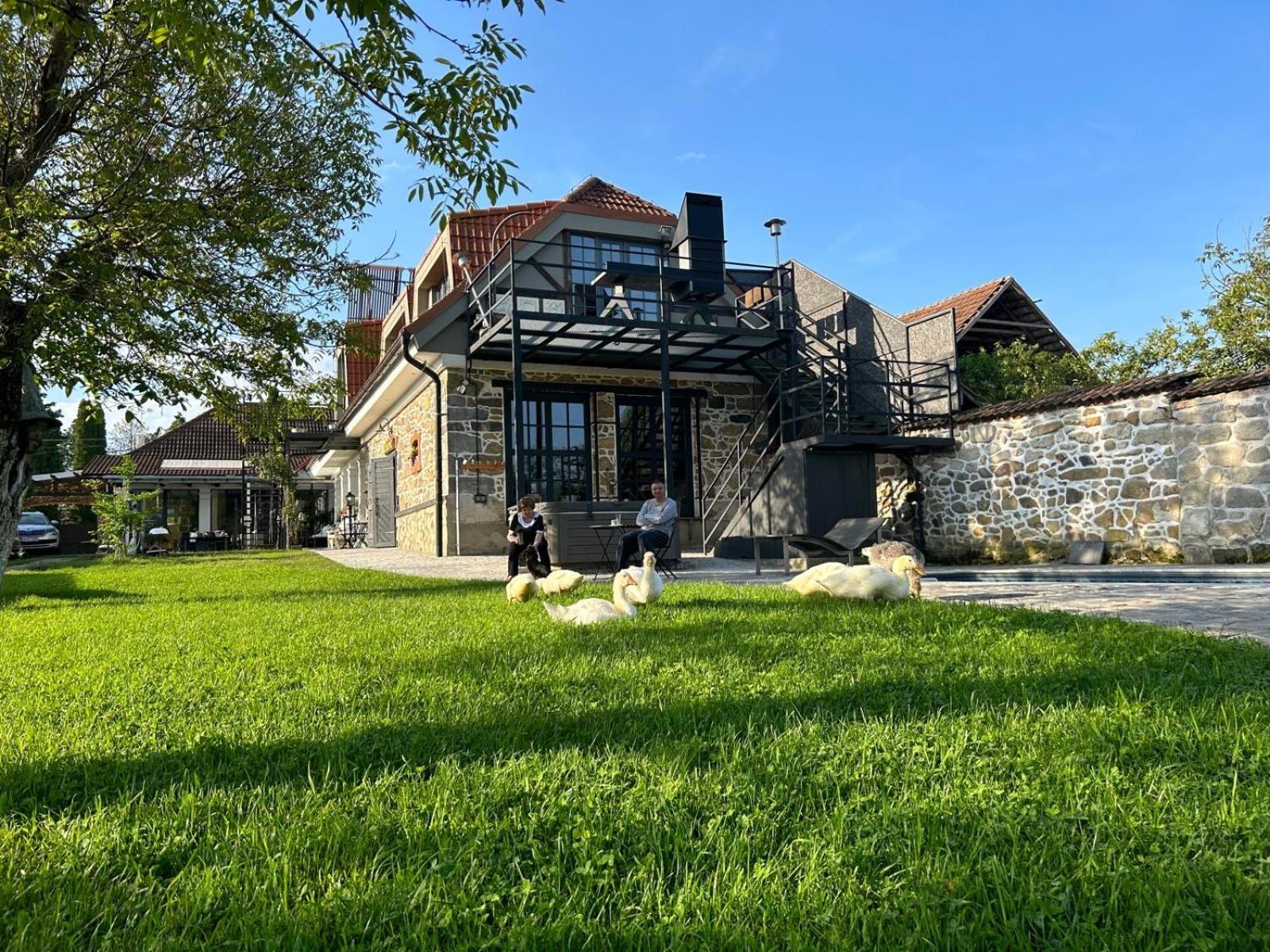 Hotel Dvor 13 Hokovce Zewnętrze zdjęcie