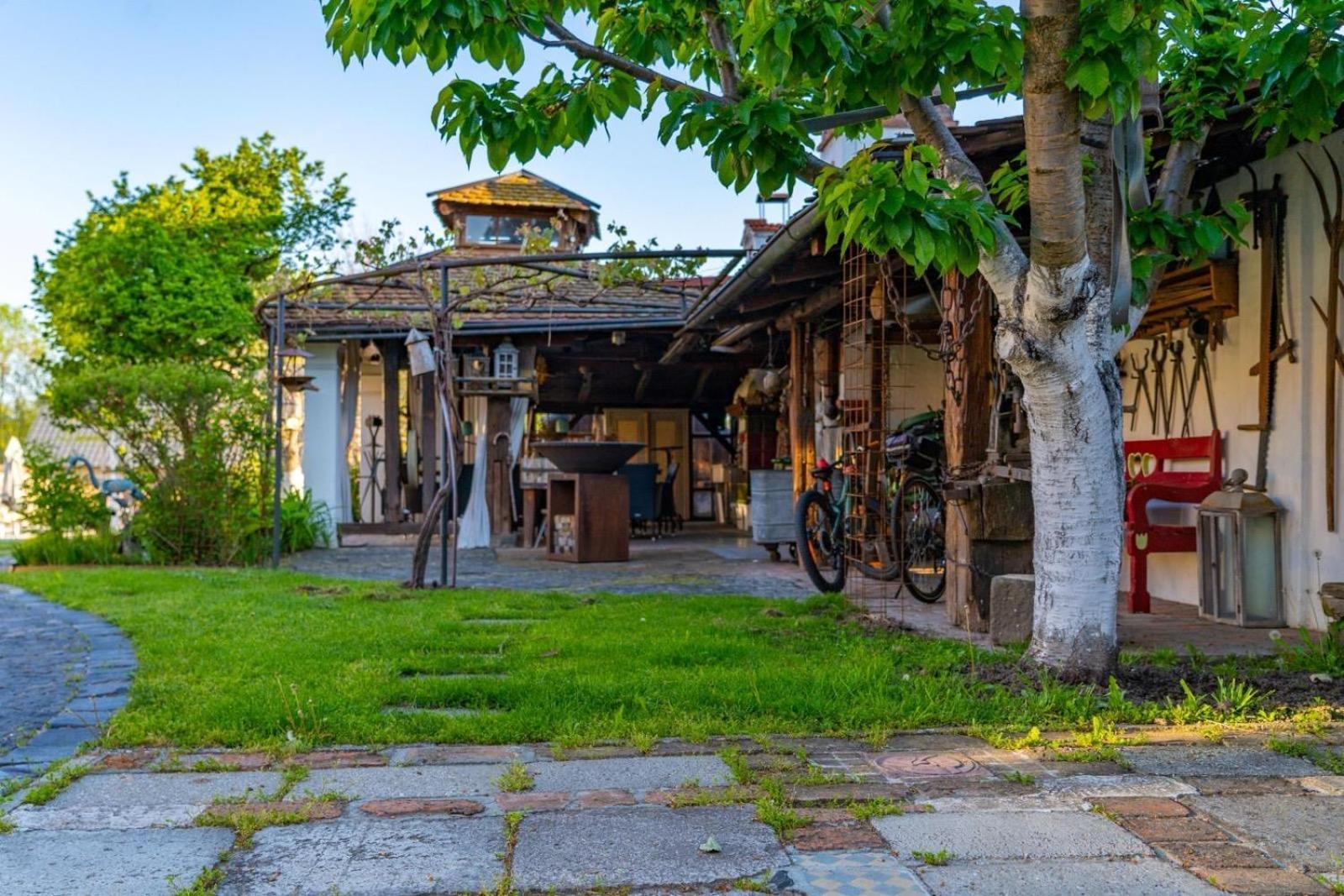 Hotel Dvor 13 Hokovce Zewnętrze zdjęcie