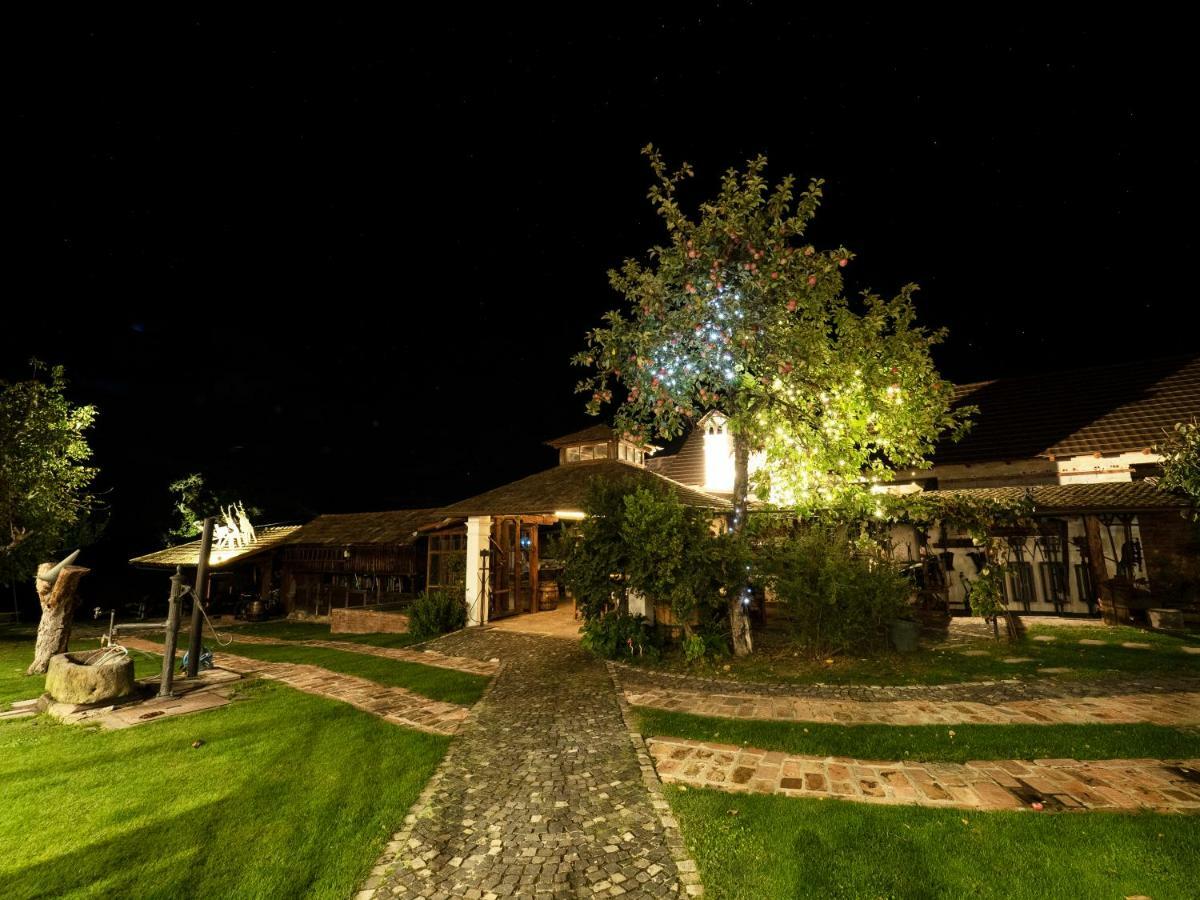 Hotel Dvor 13 Hokovce Zewnętrze zdjęcie